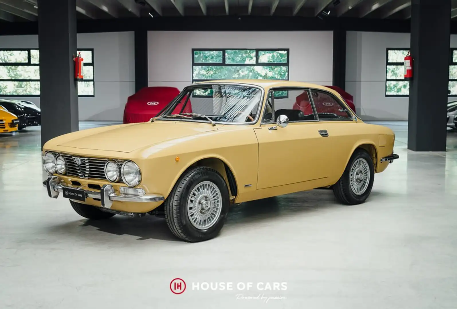 Alfa Romeo 2000 GT Veloce Bertone - Restored - Giallo Piper Jaune - 2