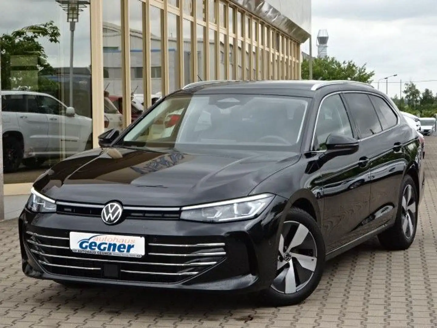 Volkswagen Passat Variant 150PS DSG Elegance neues Modell Schwarz - 2