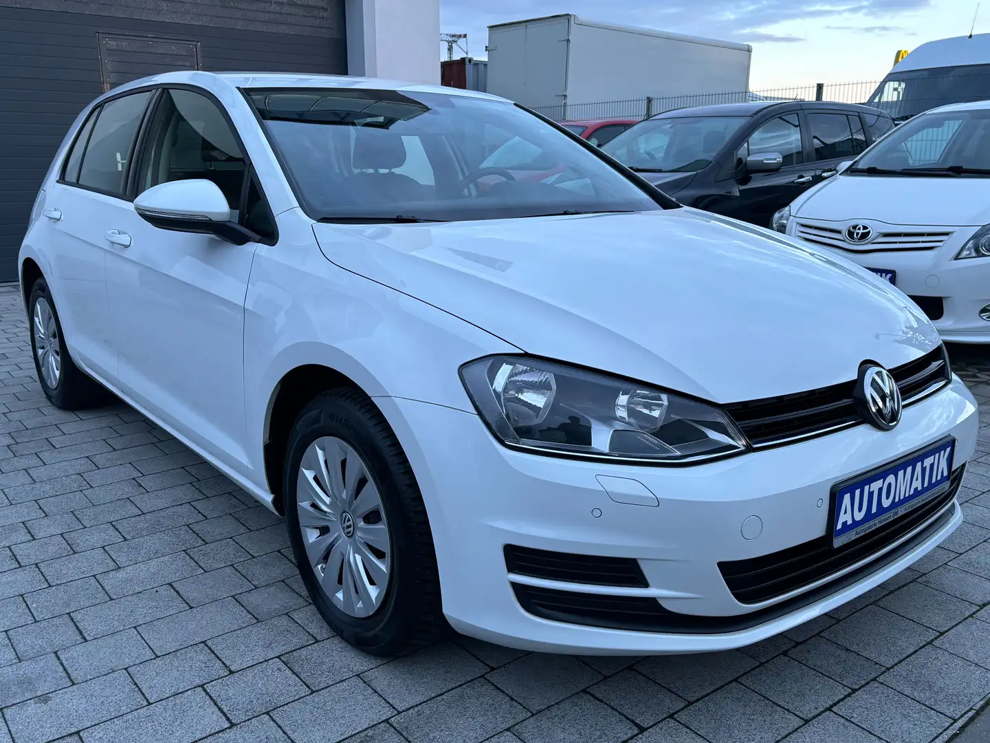 Volkswagen Golf Trendline BMT*Automatik*1.Hand*SHZ*Temp.*HU/AU Neu Blanc - 2