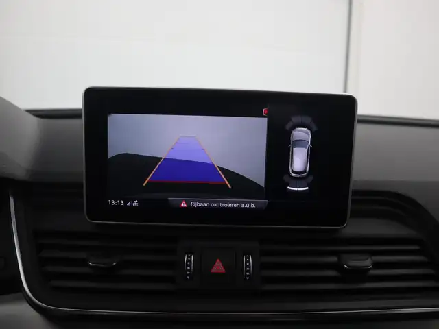 Audi Q5 view 10