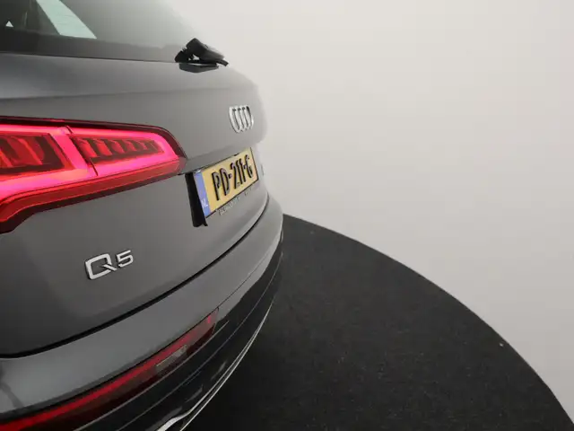 Audi Q5 view 6
