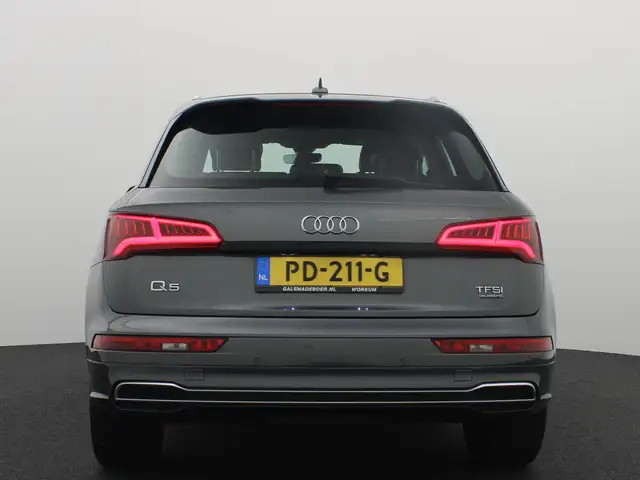 Audi Q5 view 4