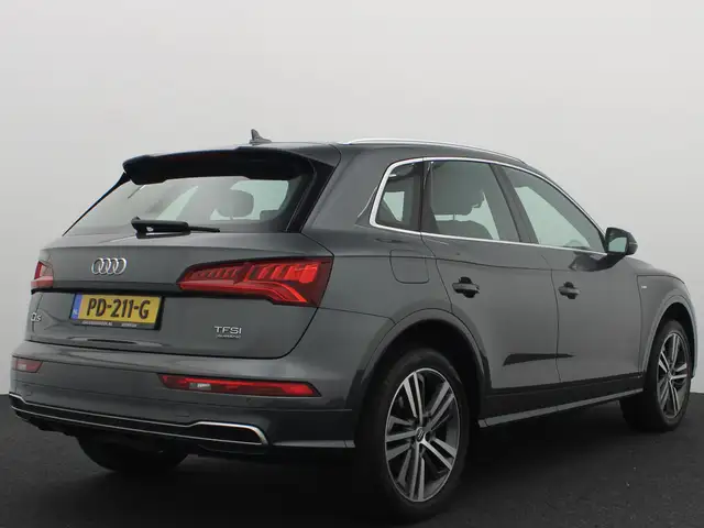 Audi Q5 view 18