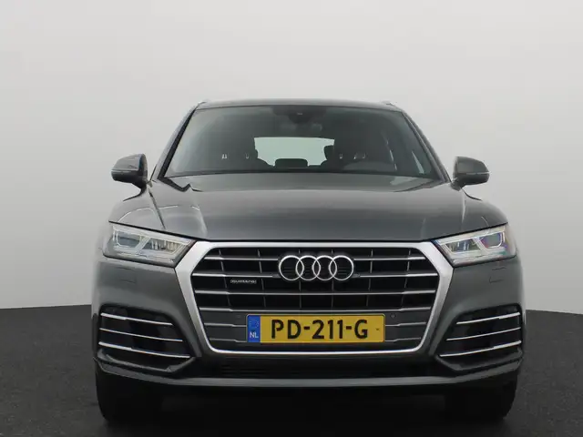 Audi Q5 view 21
