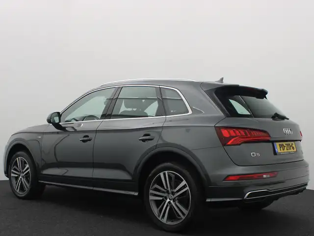 Audi Q5 view 3