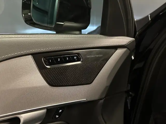 Volvo XC90 view 15