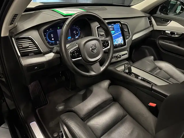 Volvo XC90 view 17