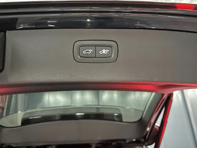 Volvo XC90 view 30