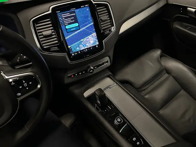 Volvo XC90 view 20