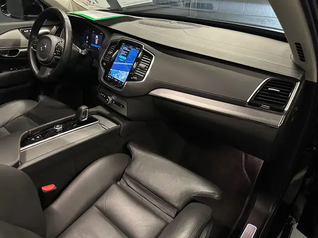 Volvo XC90 view 12