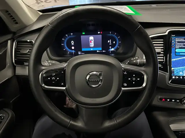 Volvo XC90 view 18