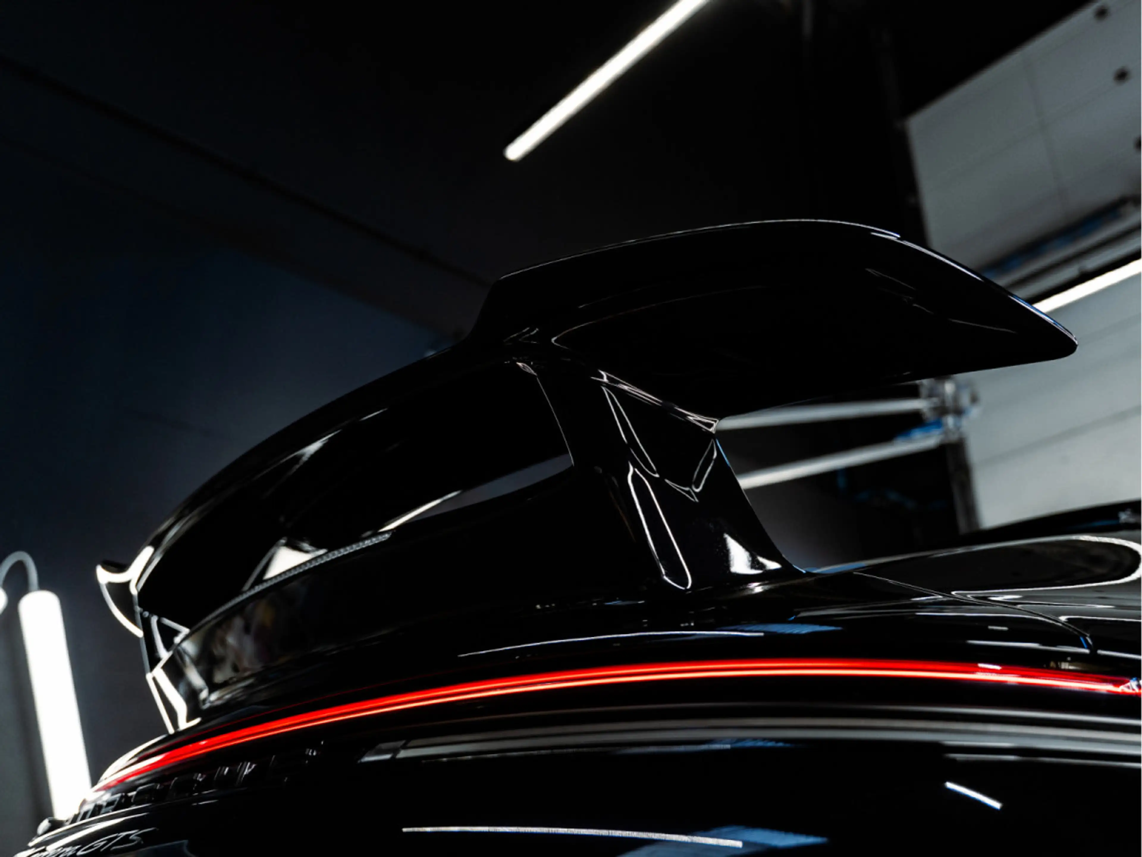 Porsche 992 992.2 GTS AERO-KIT Matrix Carbon-Dach Pano — photo 12