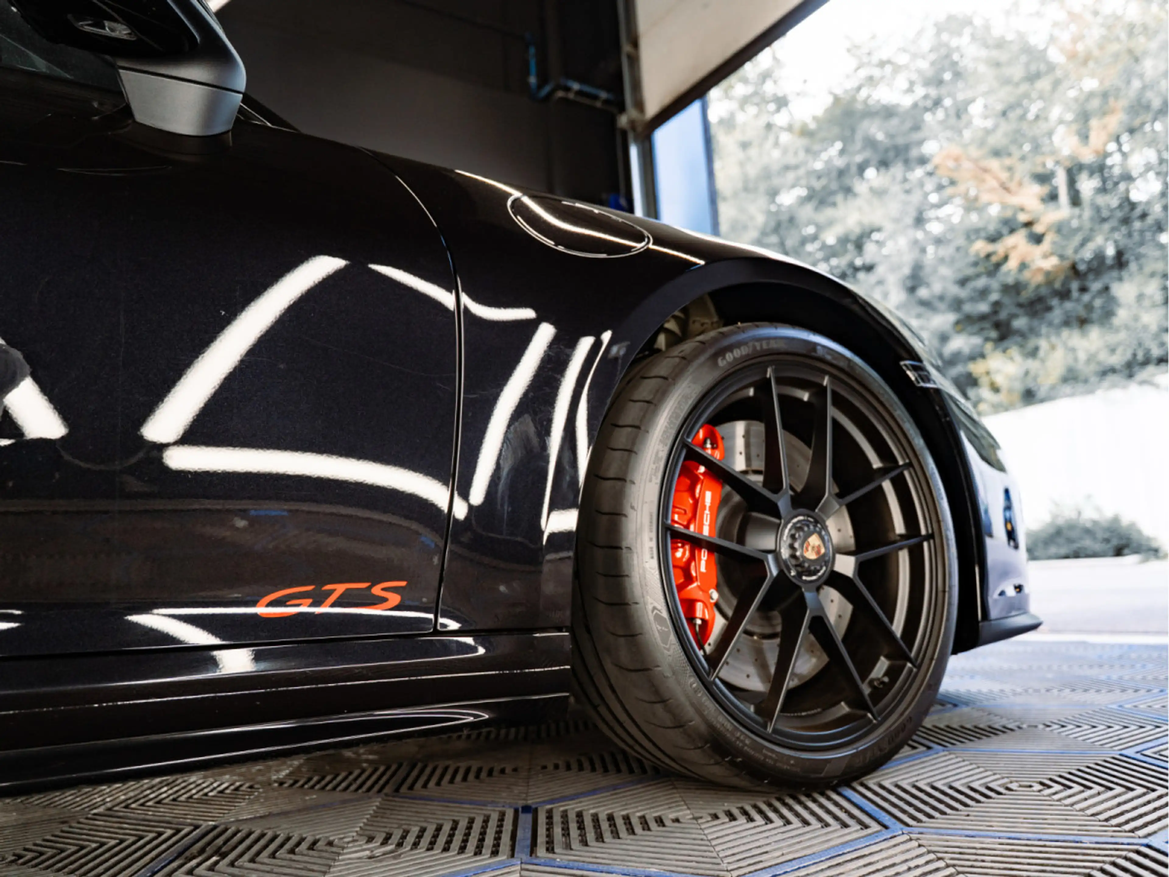 Porsche 992 992.2 GTS AERO-KIT Matrix Carbon-Dach Pano — photo 7