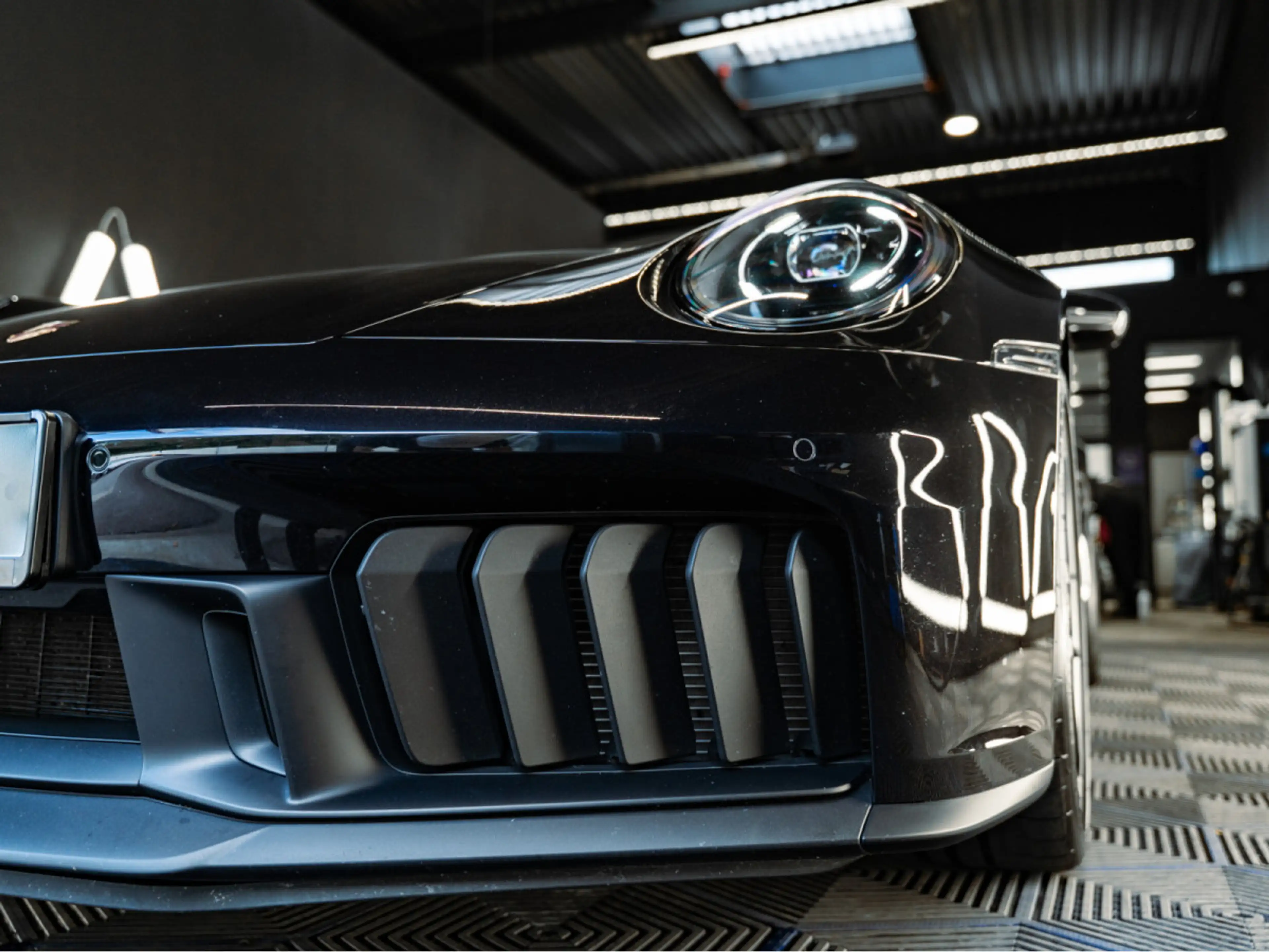 Porsche 992 992.2 GTS AERO-KIT Matrix Carbon-Dach Pano — photo 4