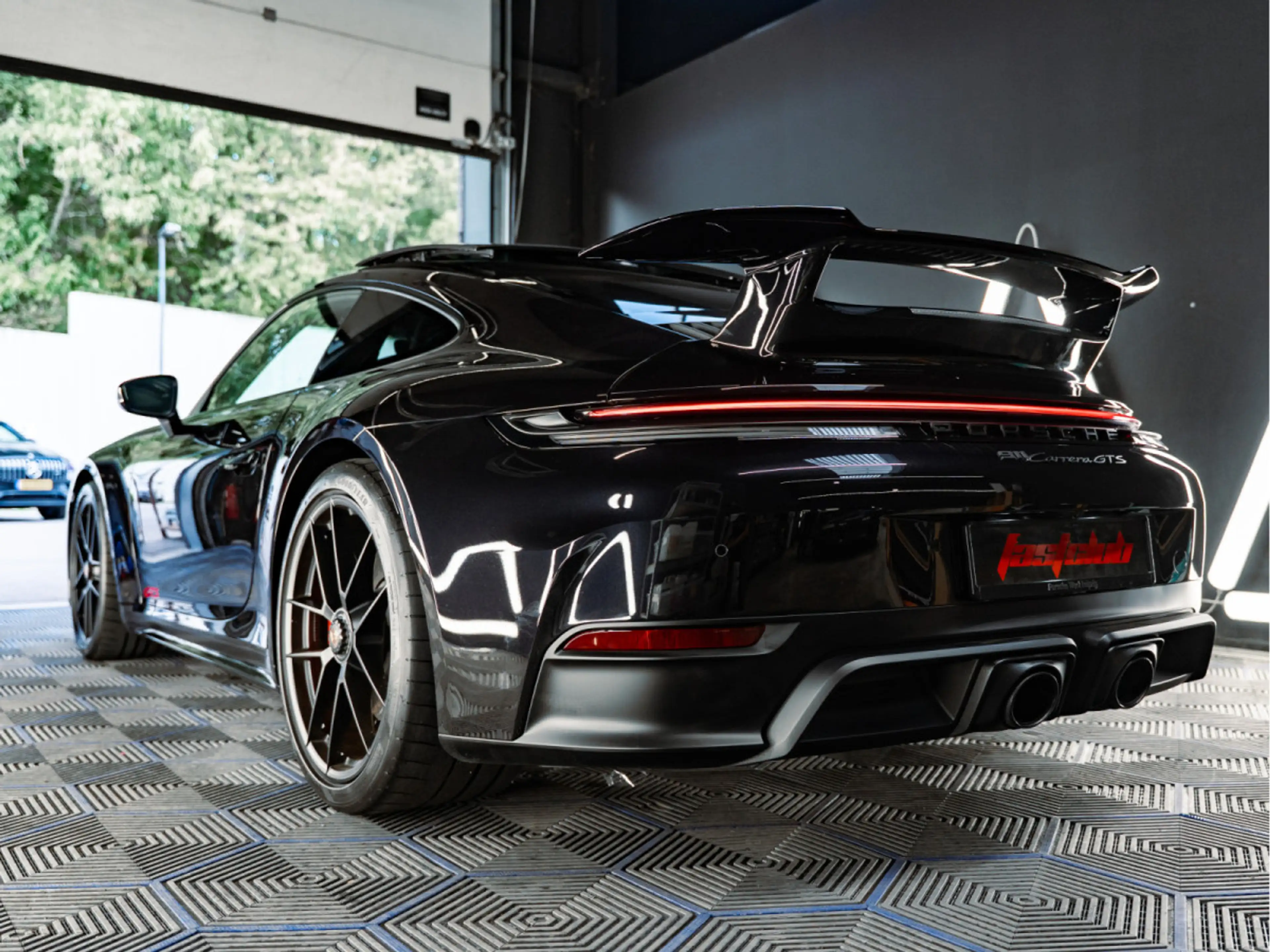 Porsche 992 992.2 GTS AERO-KIT Matrix Carbon-Dach Pano — photo 10