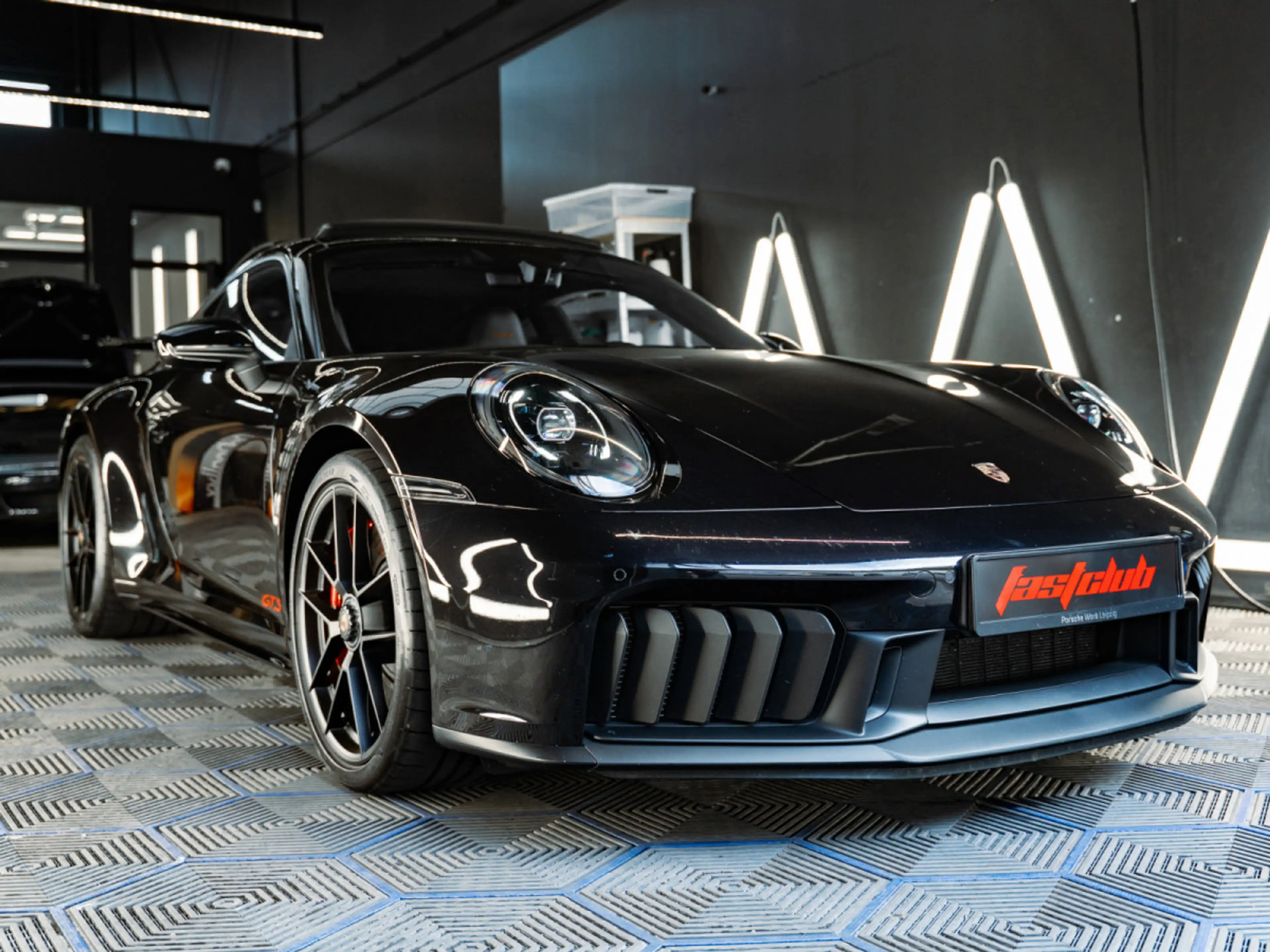 Porsche 992 992.2 GTS AERO-KIT Matrix Carbon-Dach Pano — photo 6