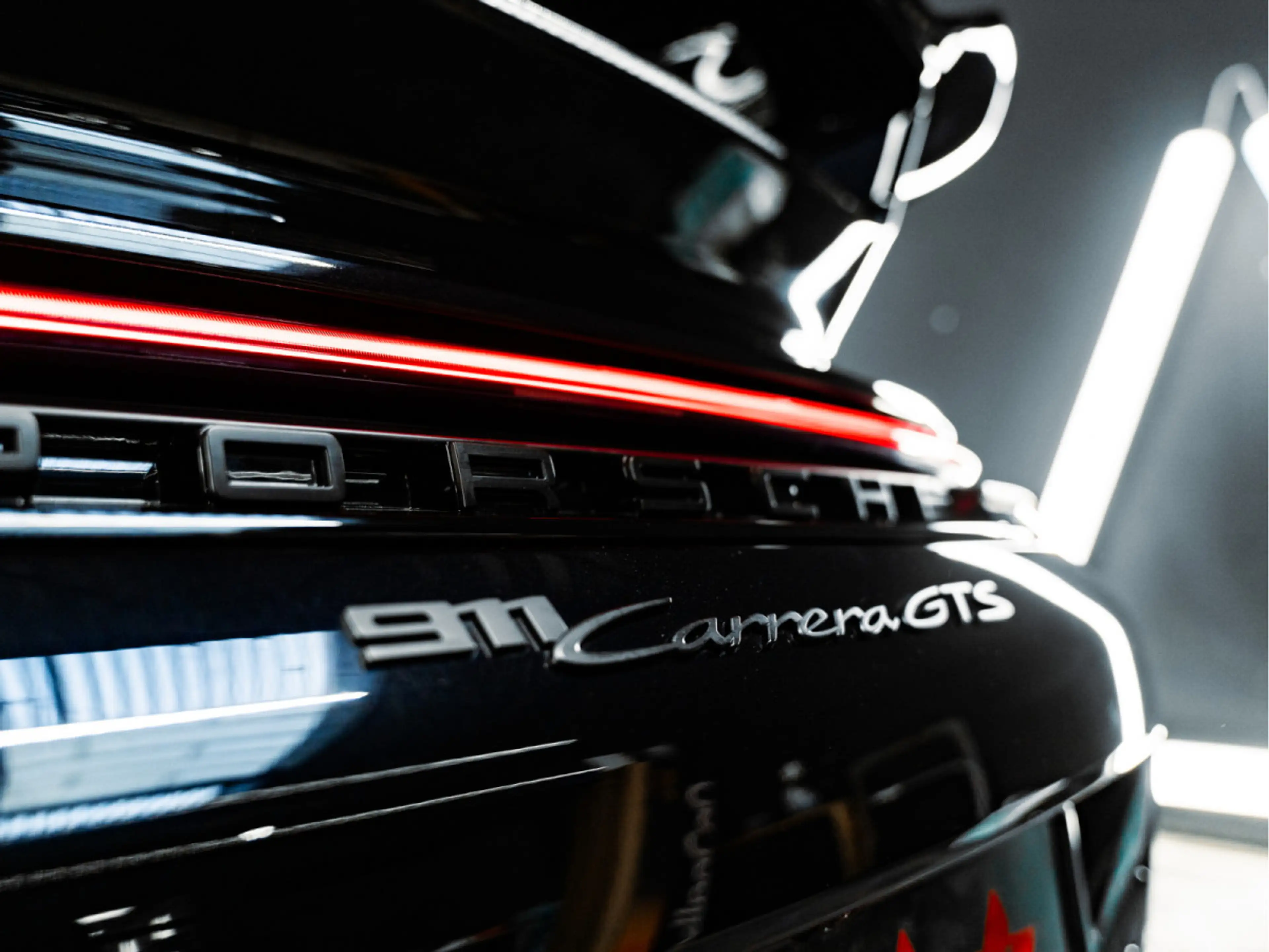 Porsche 992 992.2 GTS AERO-KIT Matrix Carbon-Dach Pano — photo 11