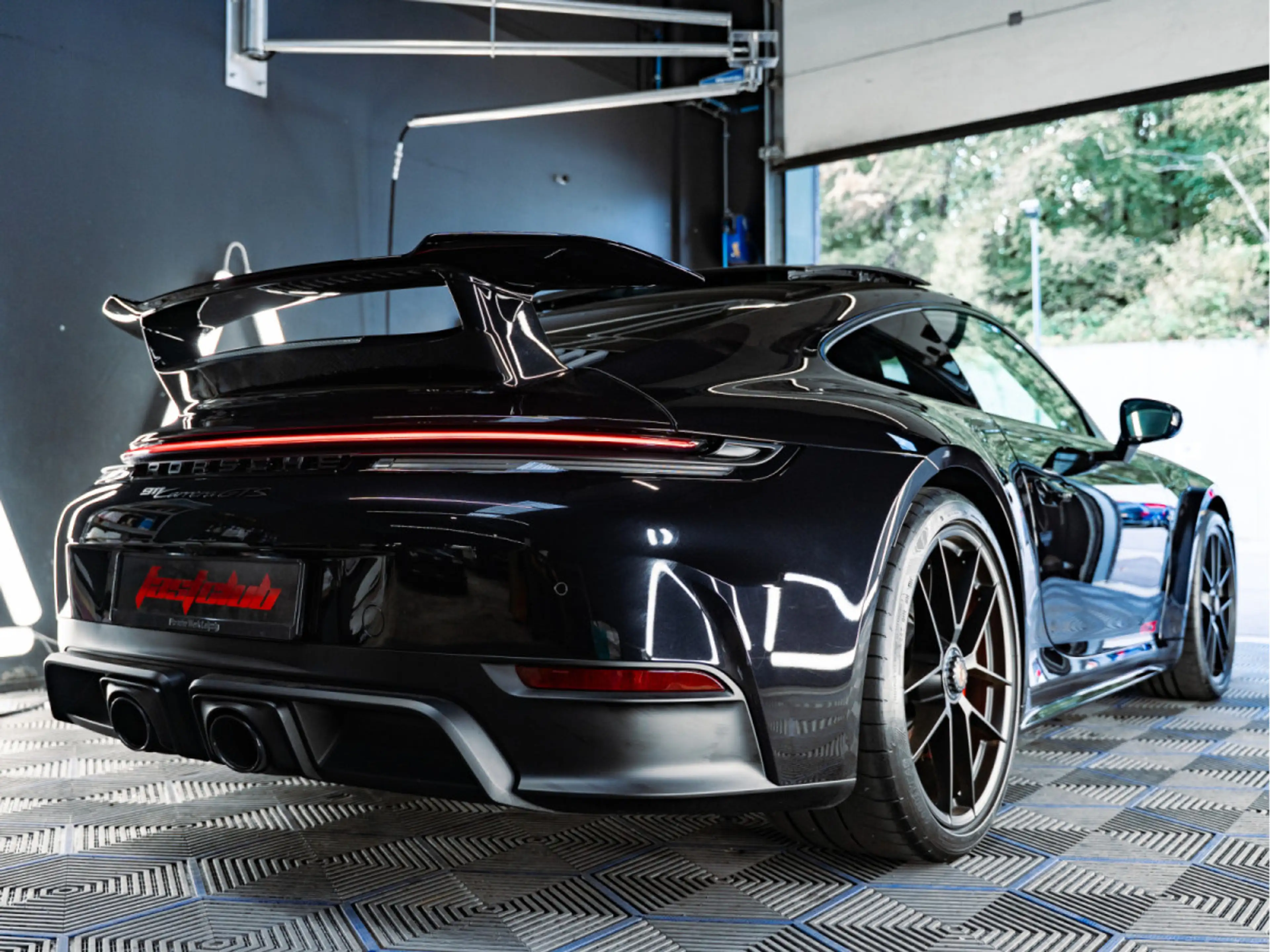 Porsche 992 992.2 GTS AERO-KIT Matrix Carbon-Dach Pano — photo 9