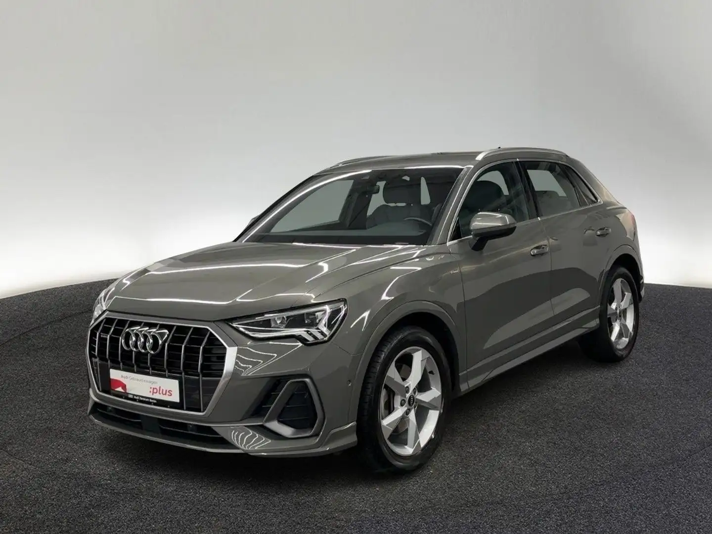Audi Q3 S line 40 TFSI qu.S tr. RFK LED NAVI VIRTUAL Grau - 2
