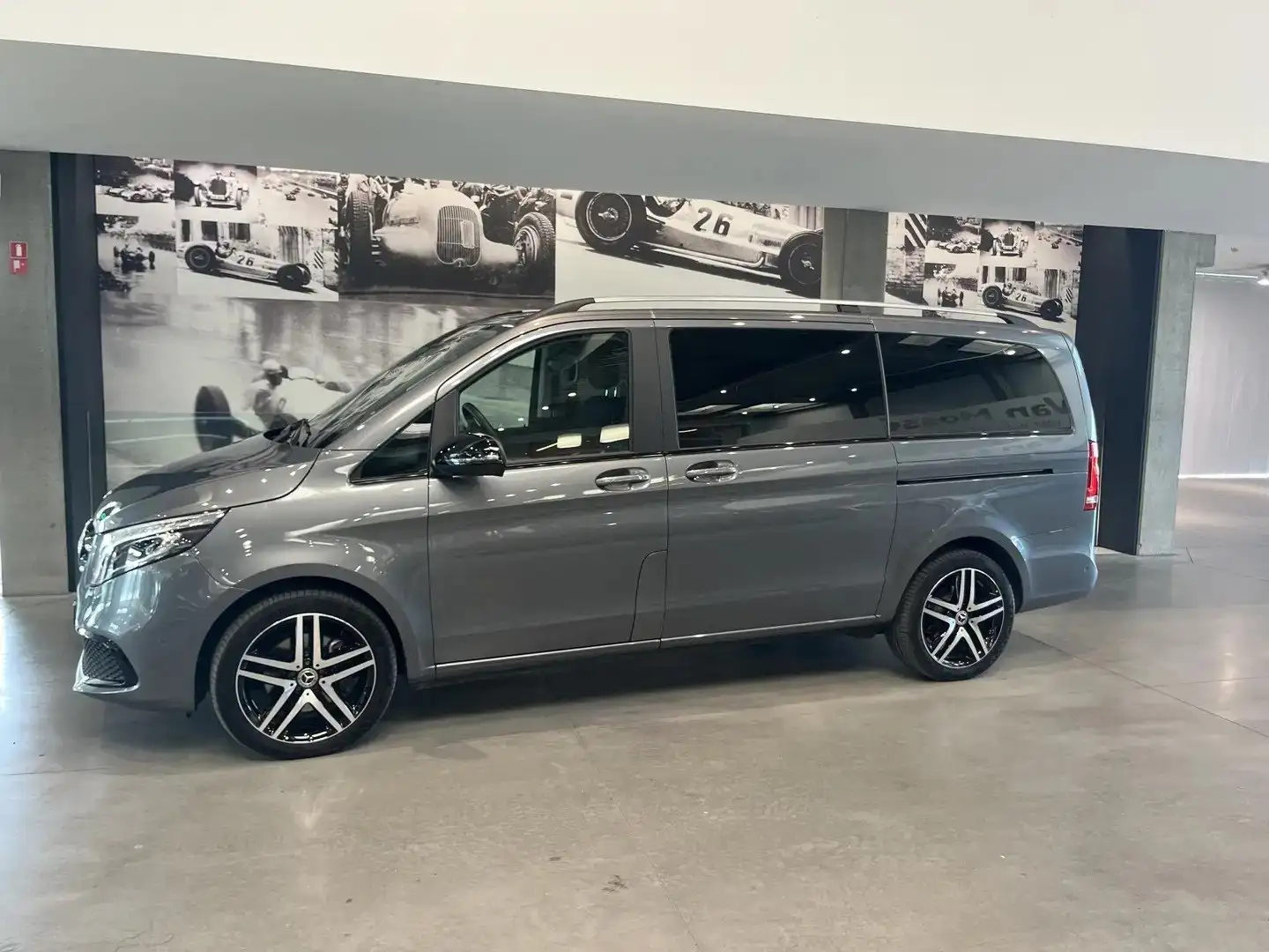 Mercedes-Benz V 300 LICHTE VRACHT 4Matic 9G-TRONIC Avantgarde Grey - 1
