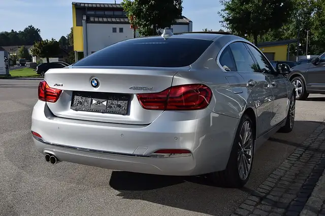 BMW 4 Series view 3