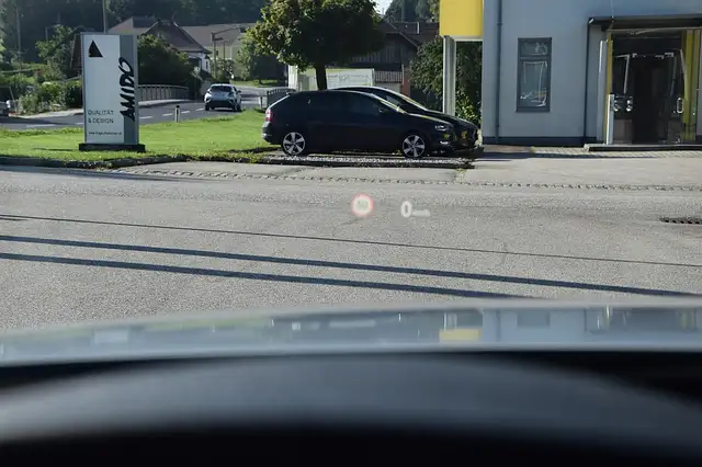 BMW 4 Series view 9