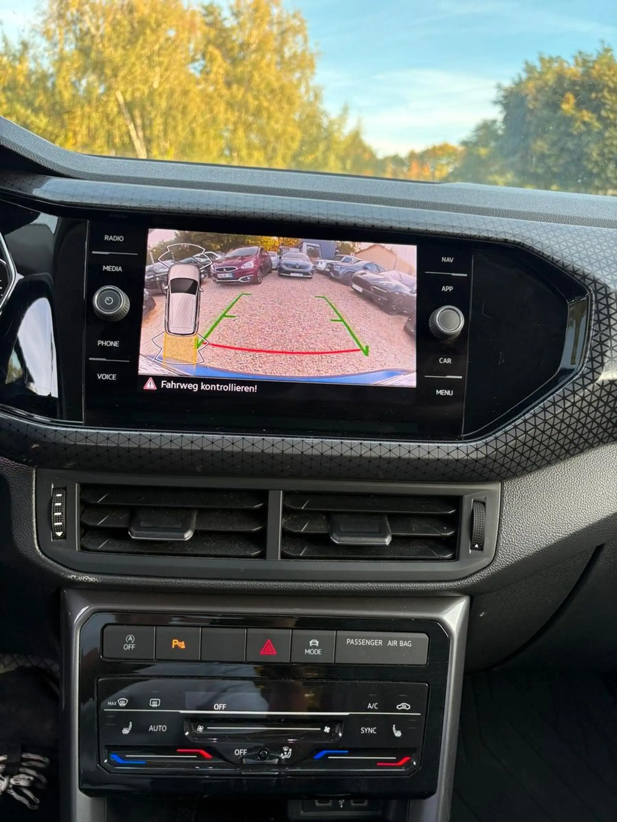 Volkswagen T-Cross TSI OPF DSG ACC*NAVI*KAMERA*AWR — photo 10