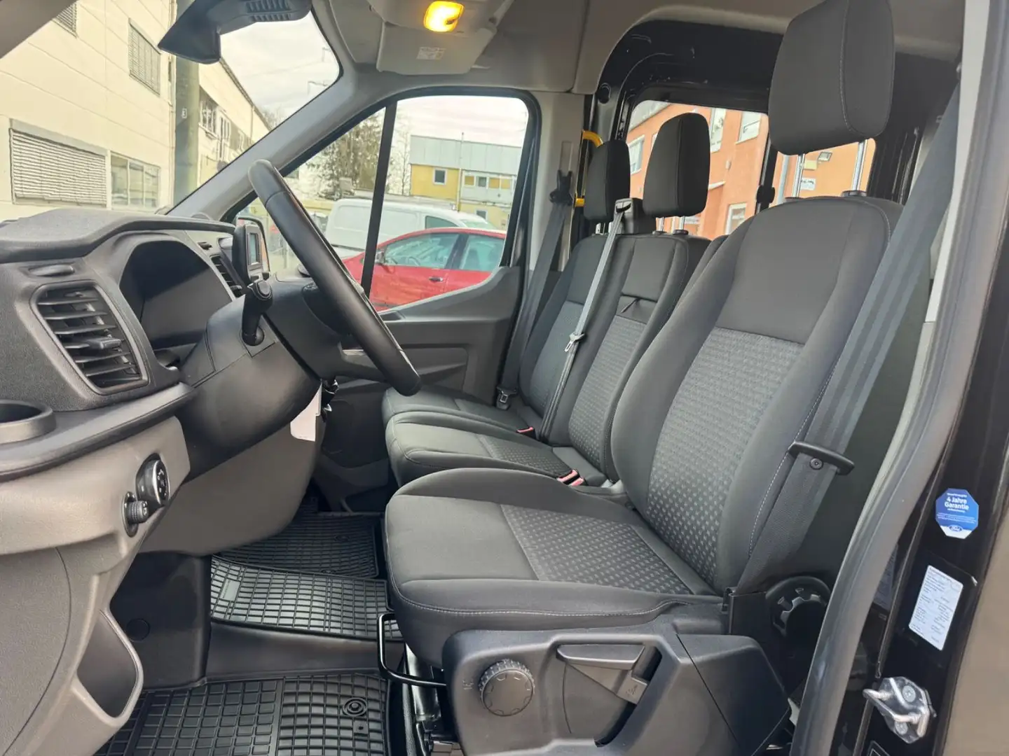 Ford Transit Kombi 350 L2H2/4J.Garantie/Tech.10-Pa/6S Schwarz - 2