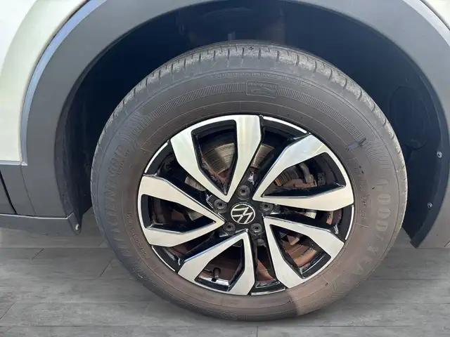 Volkswagen T-Cross view 7