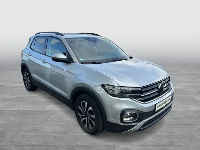 Volkswagen T-Cross view 5