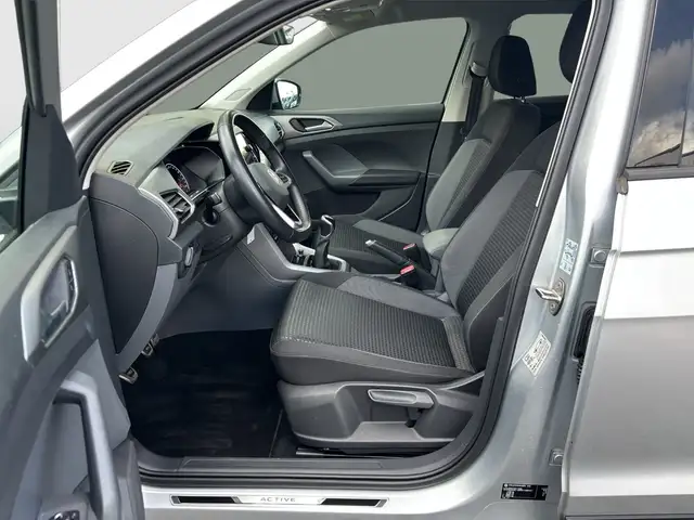 Volkswagen T-Cross view 9