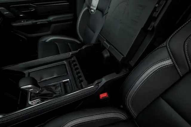 RAM 1500 Ram 1500 RHO Crew Cab 5'7''-Bed 4x4 Ansicht 37