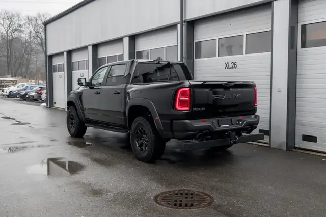 RAM 1500 Ram 1500 RHO Crew Cab 5'7''-Bed 4x4 Ansicht 4