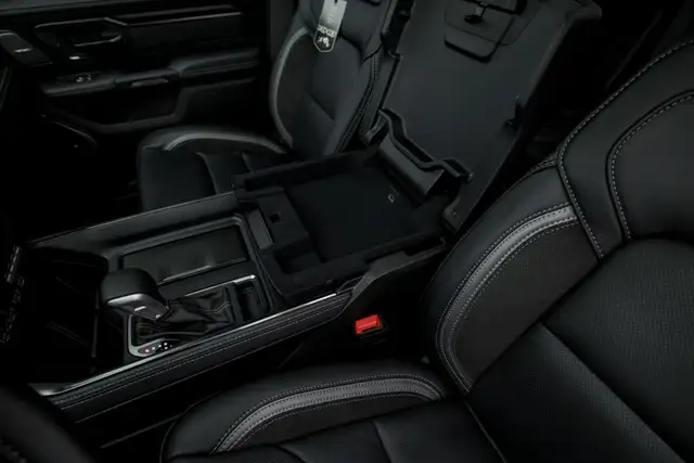 RAM 1500 Ram 1500 RHO Crew Cab 5'7''-Bed 4x4 Ansicht 36