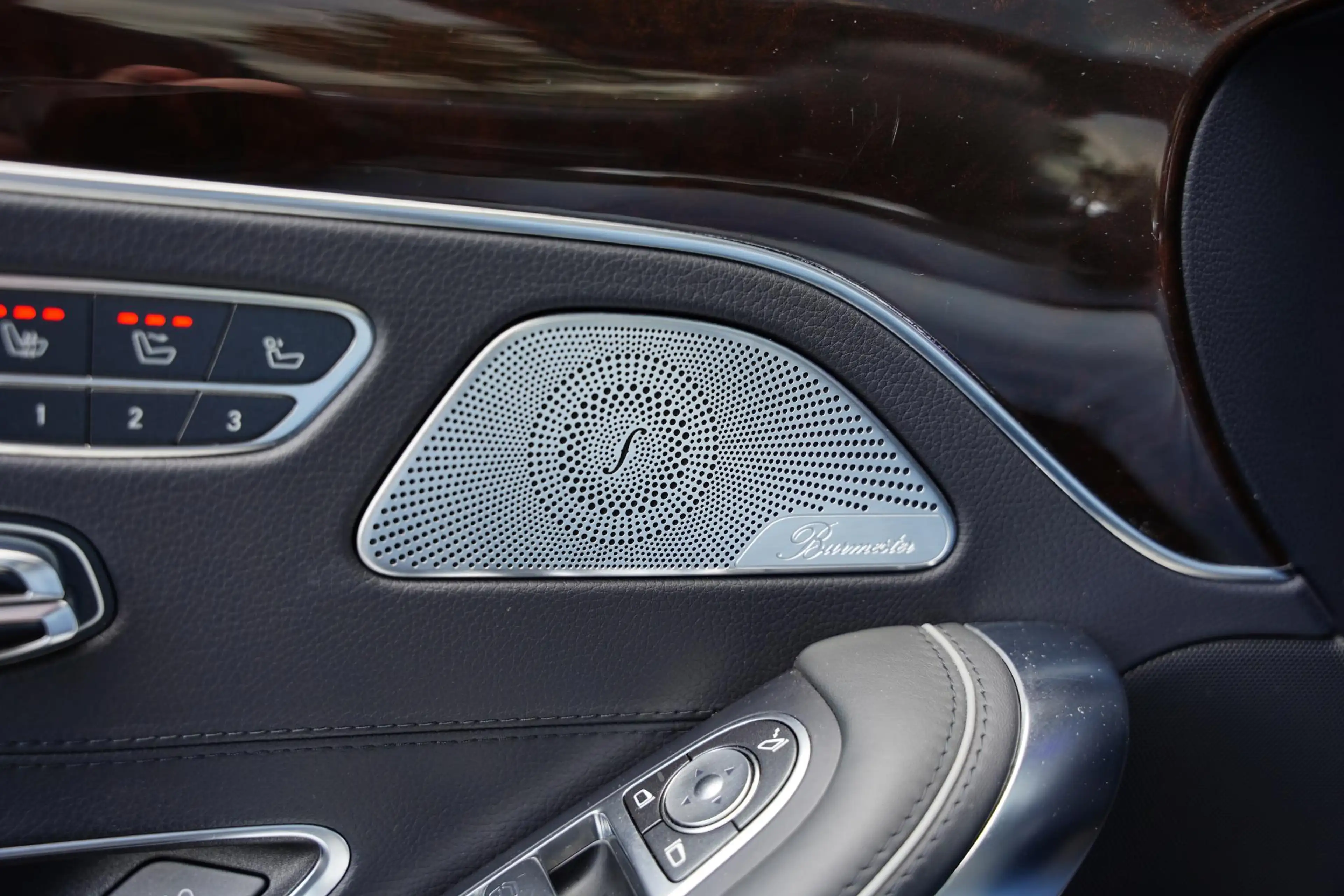 Mercedes-Benz S 63 AMG Cabriolet 4-Matic / Nachtzicht / Burmester — photo 25