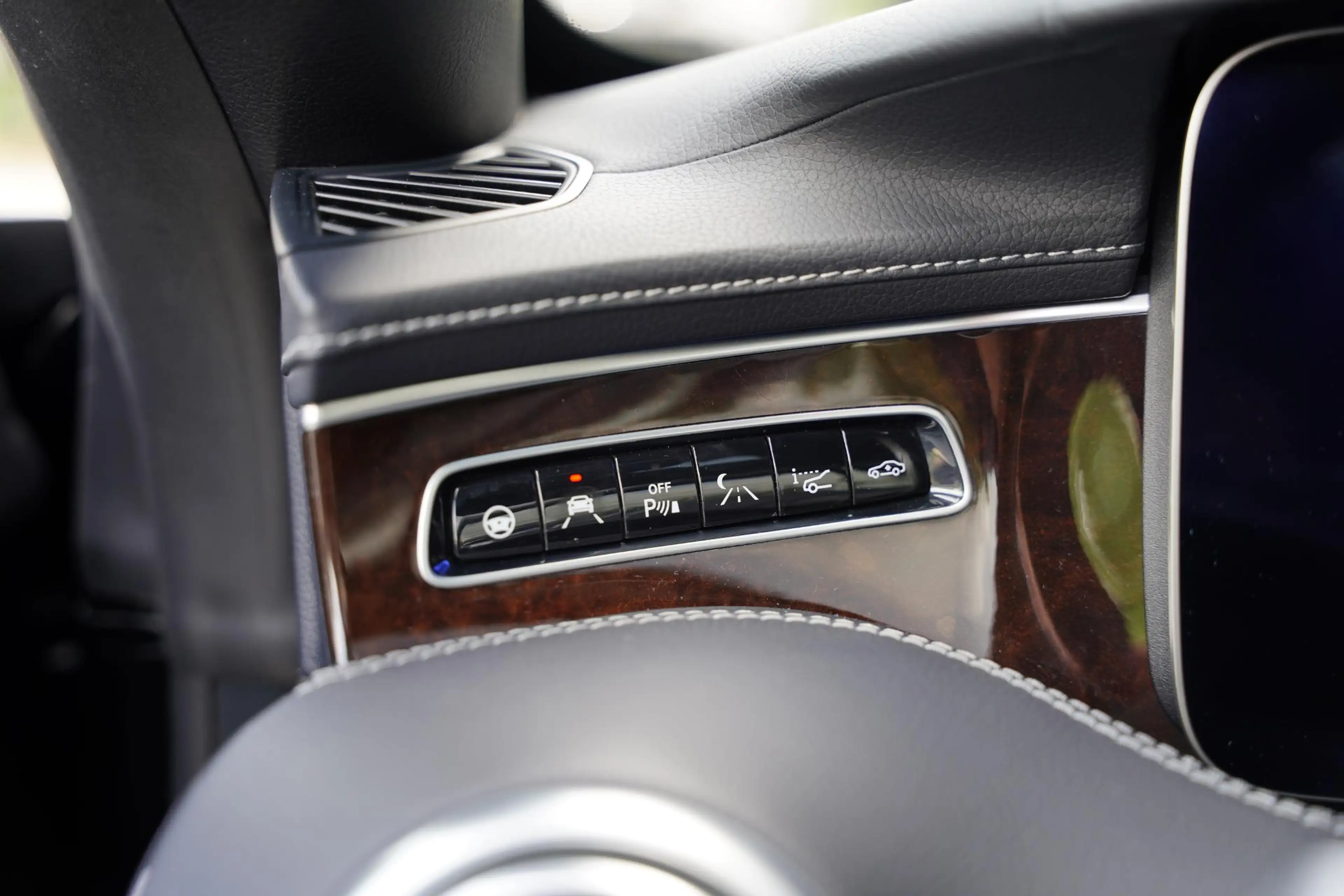Mercedes-Benz S 63 AMG Cabriolet 4-Matic / Nachtzicht / Burmester — photo 27
