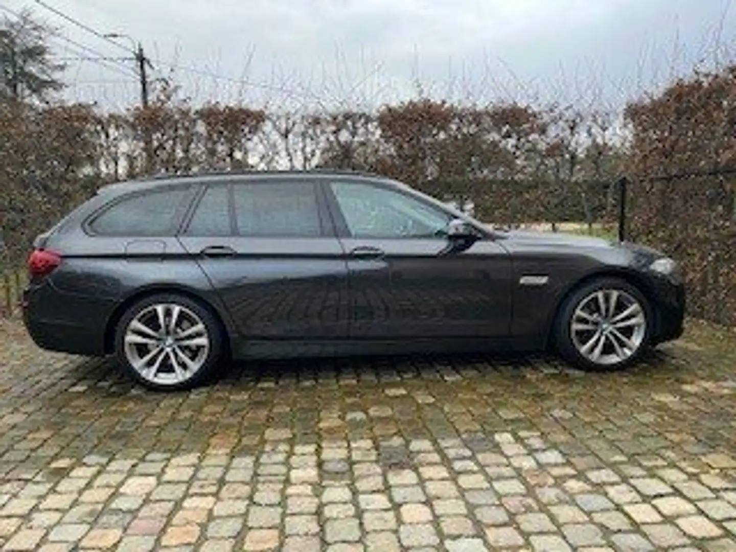 BMW 518 518d Touring Aut. Luxury Line Noir - 2
