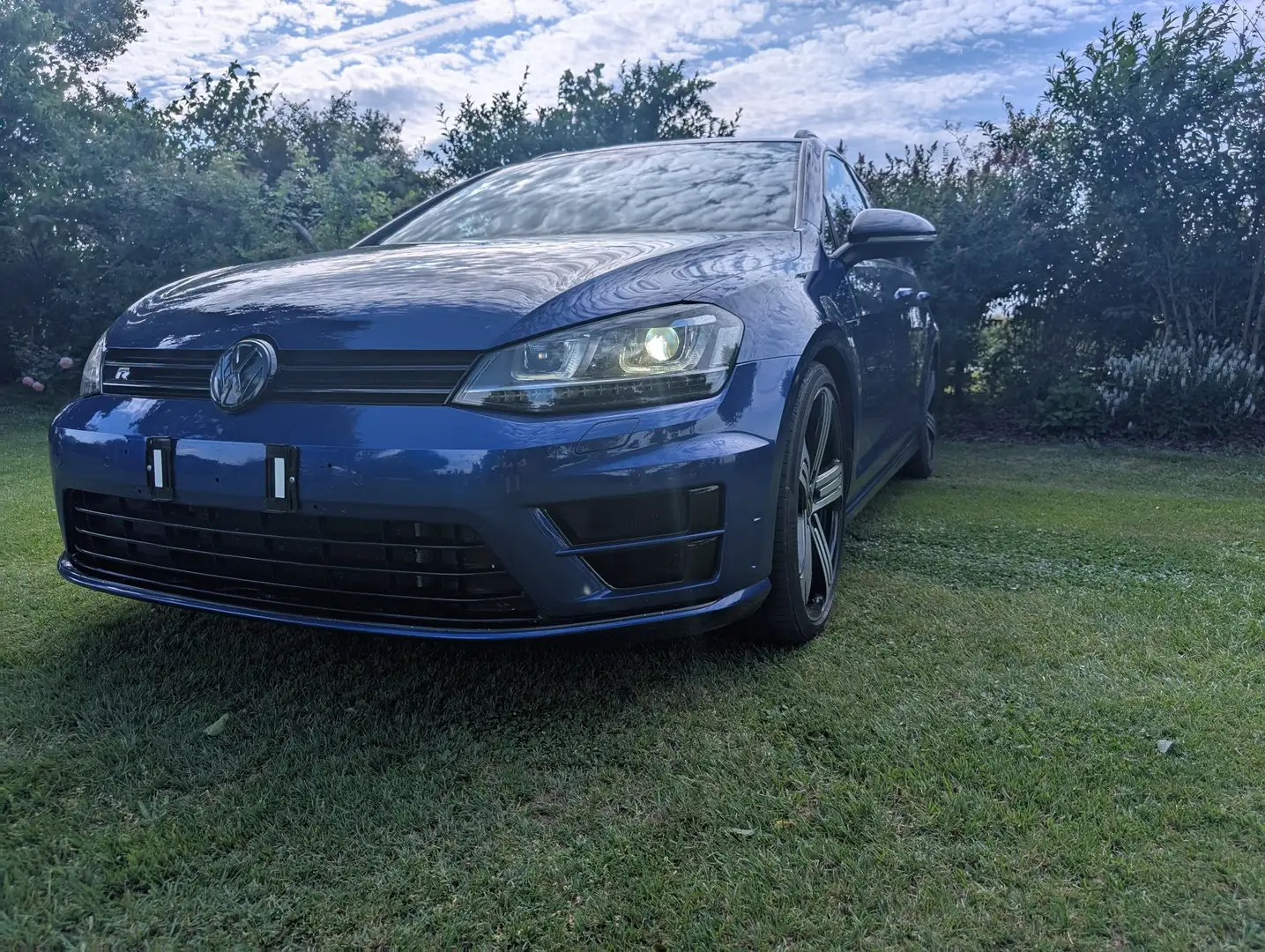 Volkswagen Golf Variant R BMT 4Motion Blau - 1