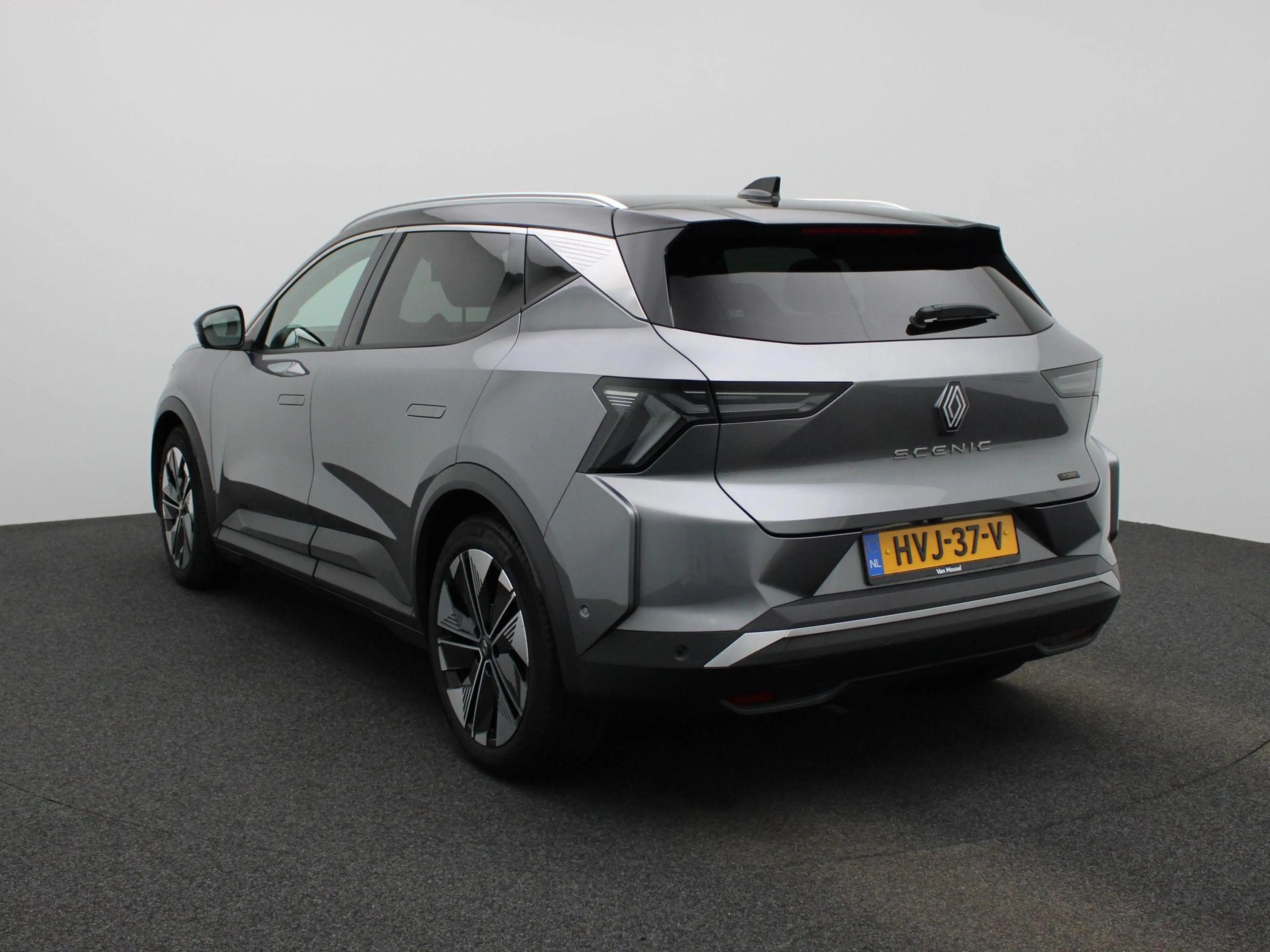 Renault Scenic E-Tech EV87 long range techno — photo 2