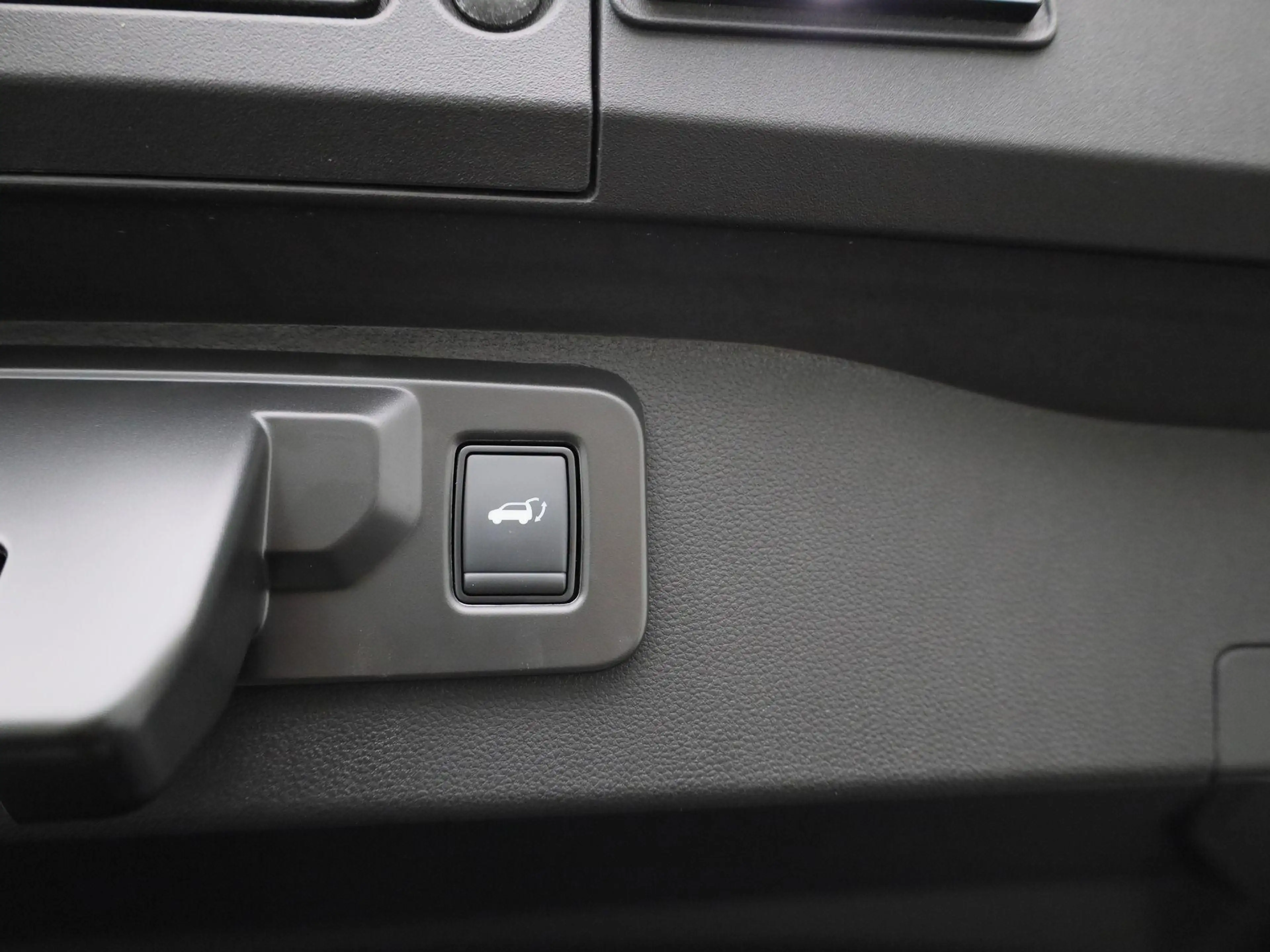 Renault Scenic E-Tech EV87 long range techno — photo 12