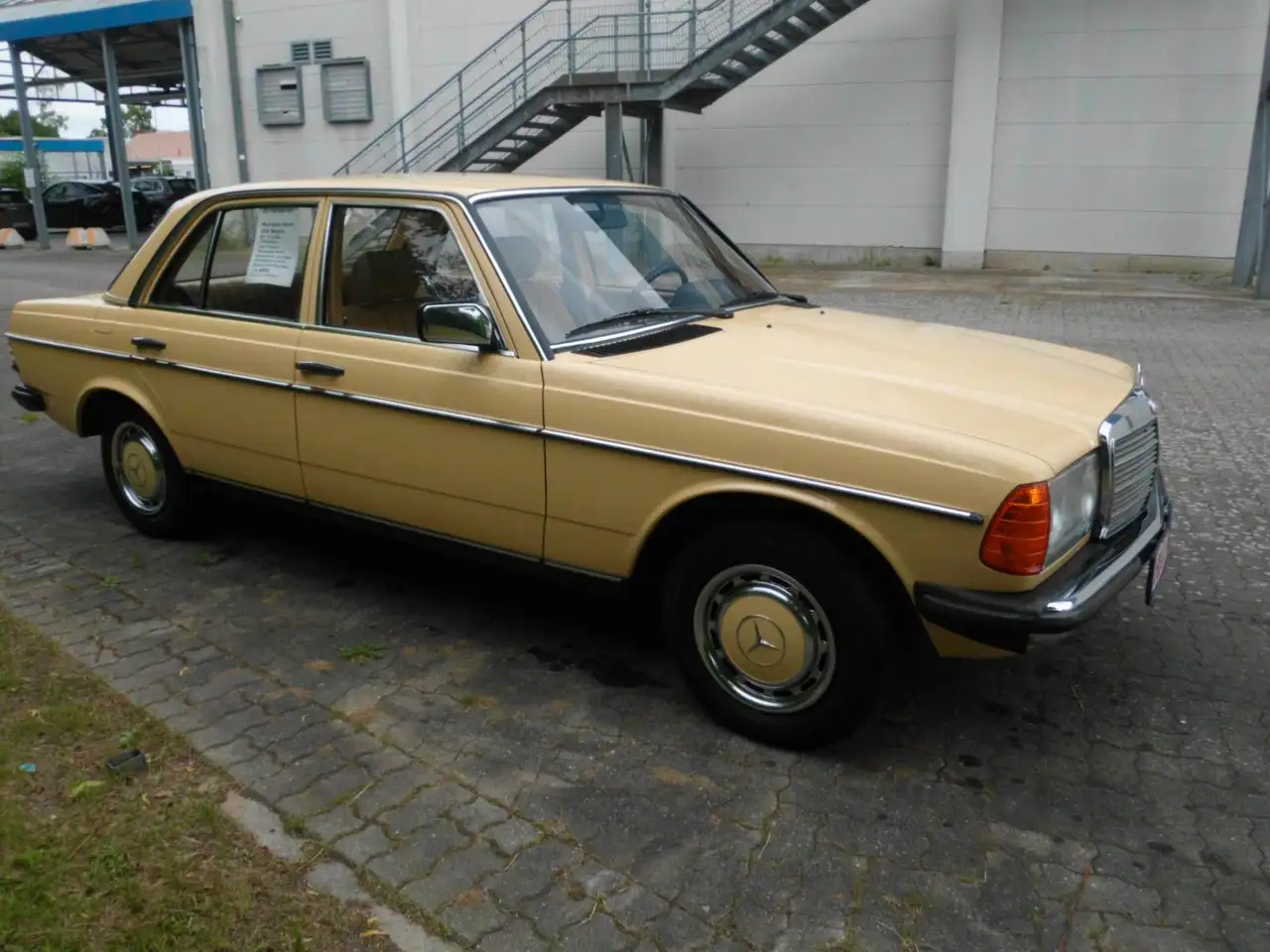 Mercedes-Benz 200 Becker Radio/Schiebedach.neuwertiger Zustand, foto 3