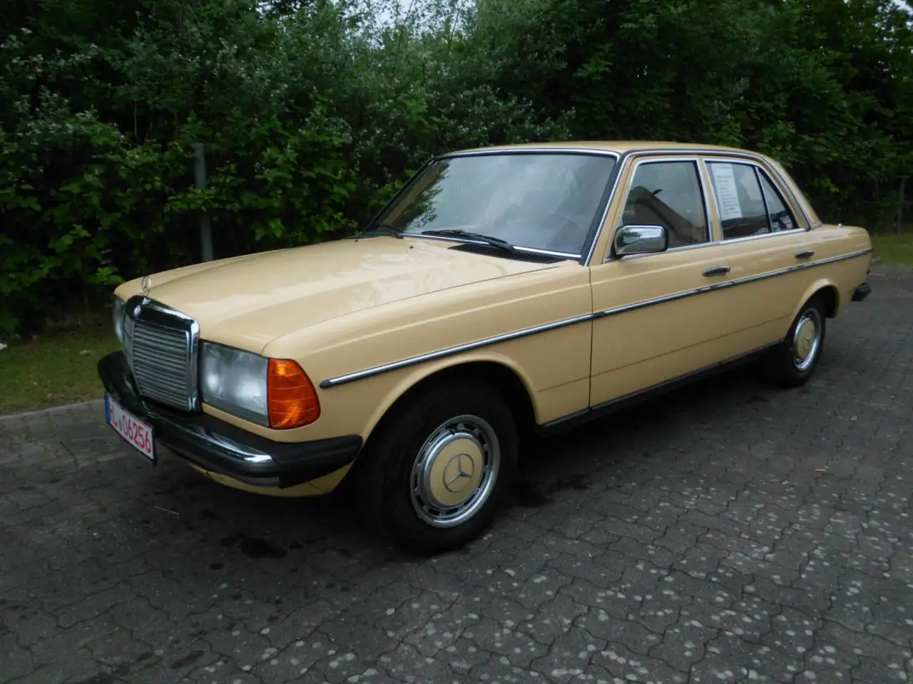 Mercedes-Benz 200 Becker Radio/Schiebedach.neuwertiger Zustand, foto 1