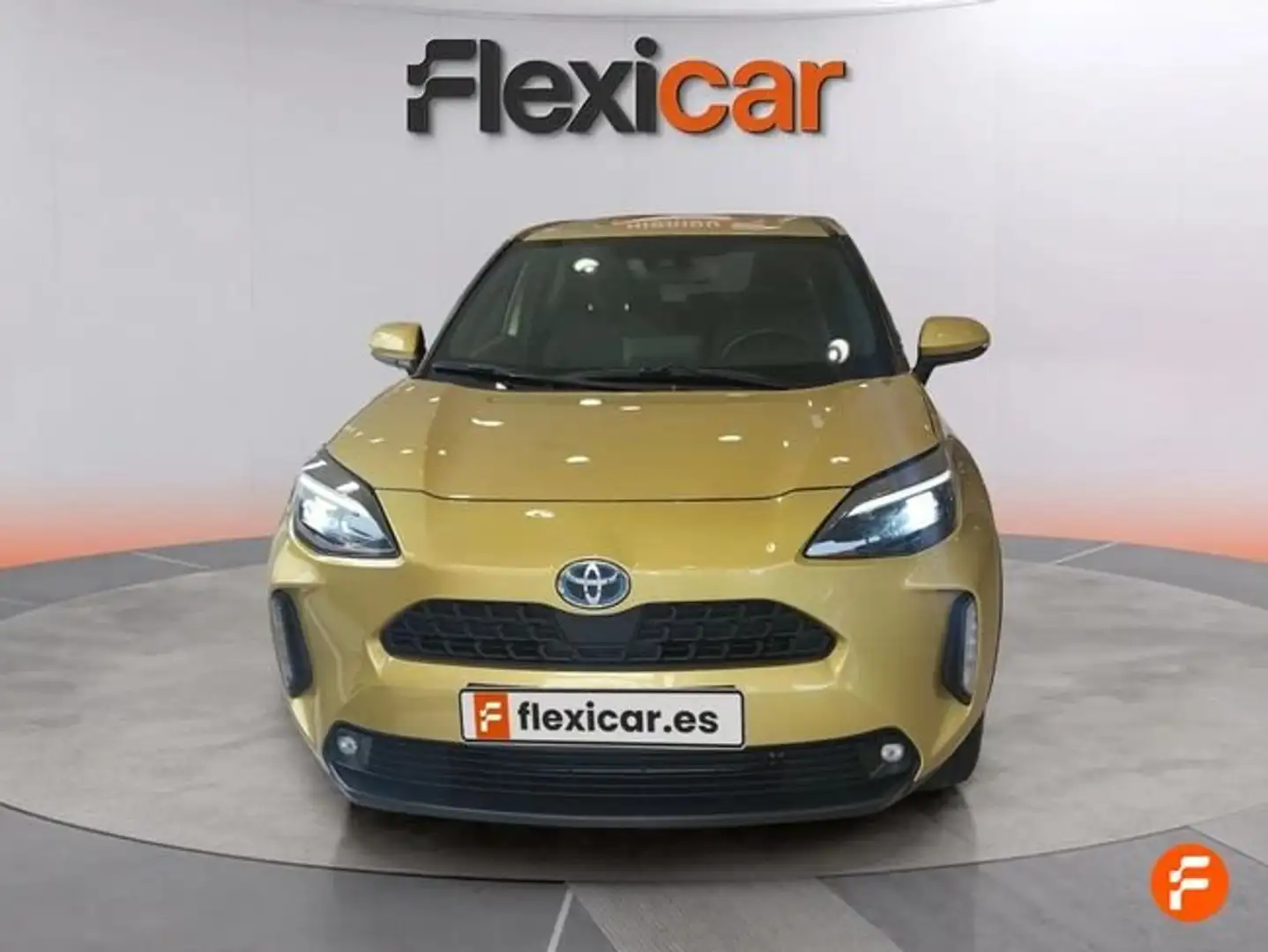 Toyota Yaris Cross 120H Active Tech Amarillo - 2