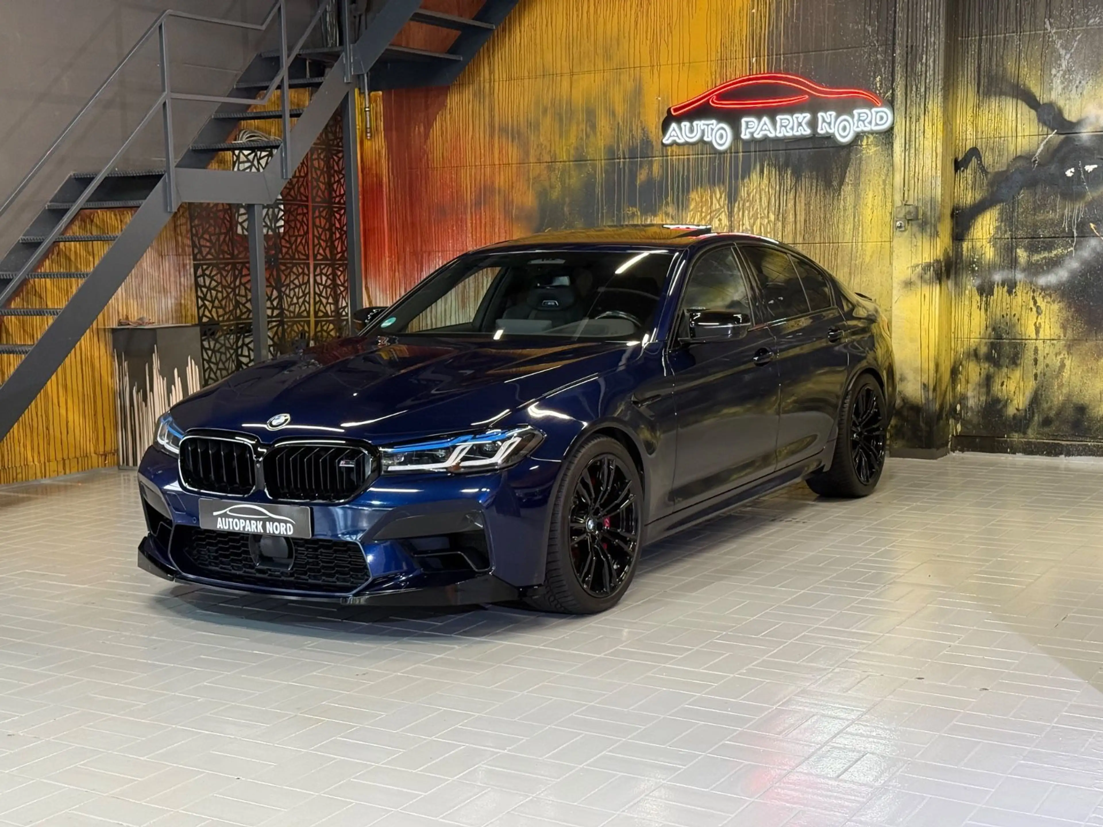 BMW M5 Limousine Competition LASER~MASSAGE~GSD~B&W — photo 3
