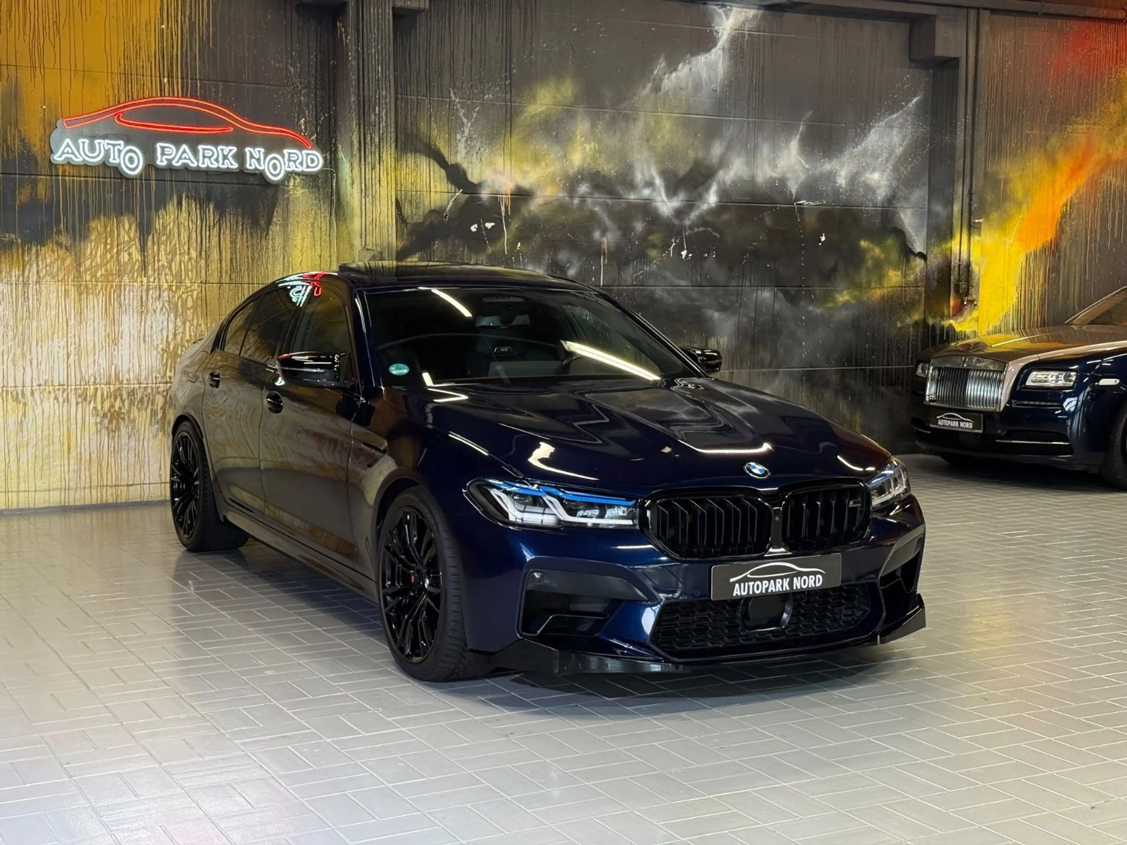 BMW M5 Limousine Competition LASER~MASSAGE~GSD~B&W — photo 9