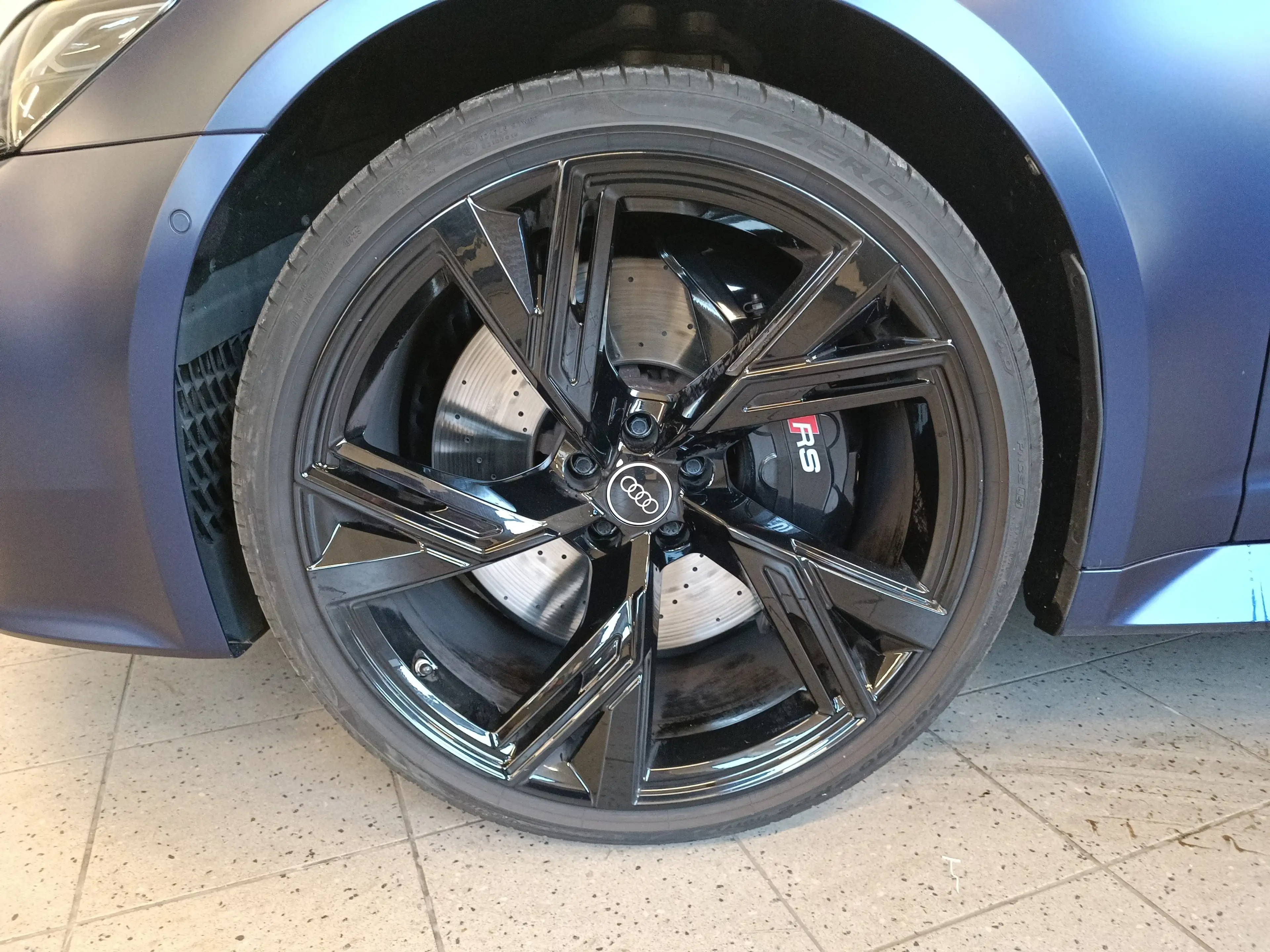 Audi RS6 Avant TFSI quattro Matt*AHK*Pano*Dynamik-Paket*B&O — photo 7