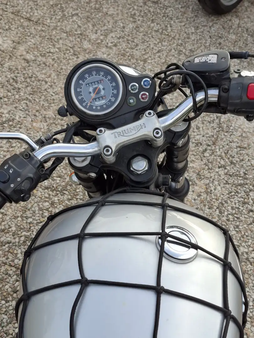Triumph Bonneville SE Zilver - 2