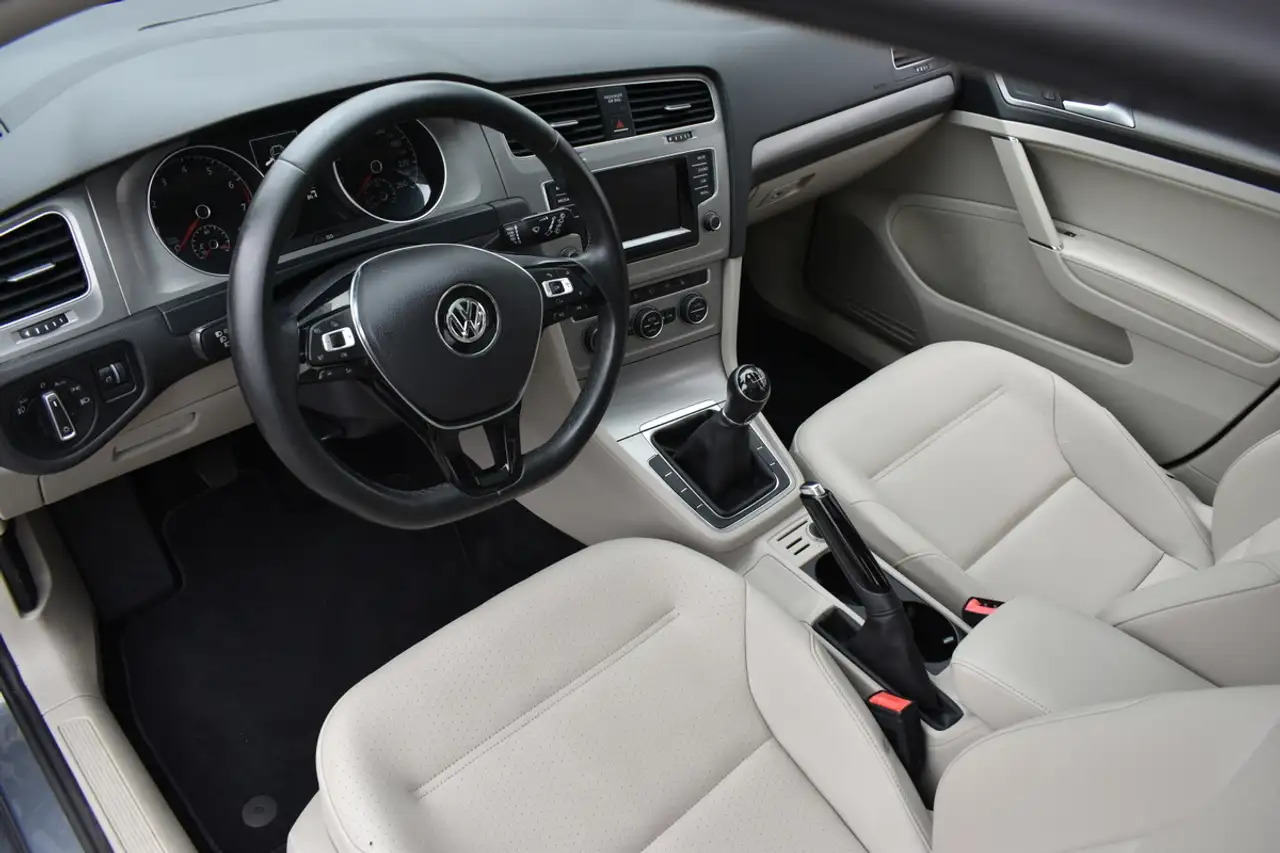 Volkswagen Golf снимка Volkswagen Golf