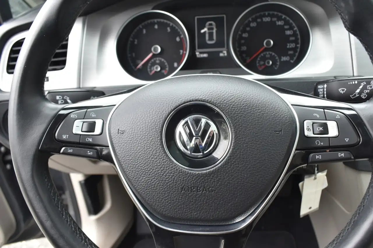 Volkswagen Golf снимка Volkswagen Golf
