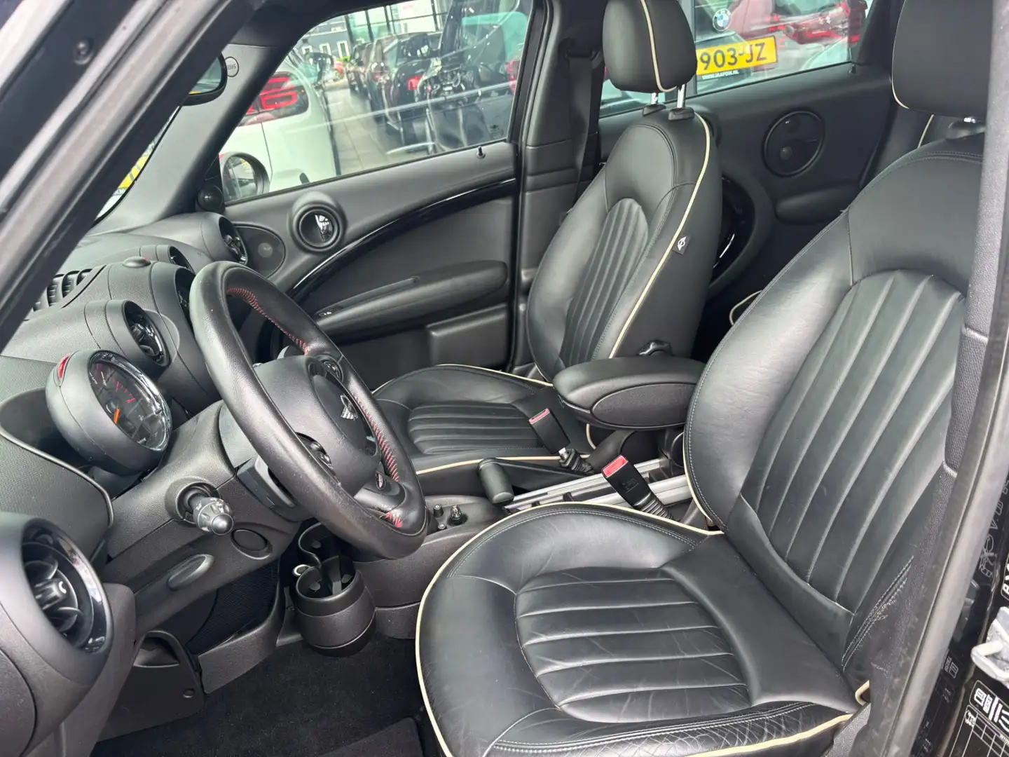 MINI Cooper Countryman Mini BWJ 2013 1.6 John WORKS 4X4 218 PK Chili AUTO Zwart - 2